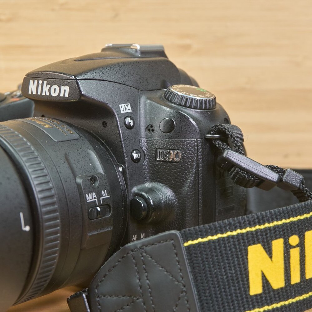 Nikon D90 DSLR 12.3MP with AF‑S DX Nikkor 35mm f/1.8G Lens – Tested - Picture 3 of 13